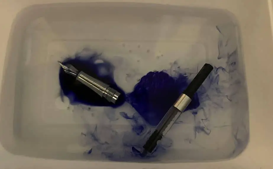 how to clean your fountain pen